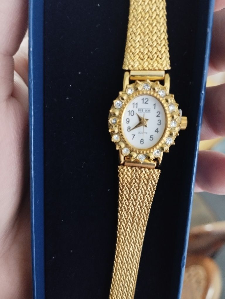 BuGor elegancki zegarek vintage pozłacany kryształy Swarovskiego