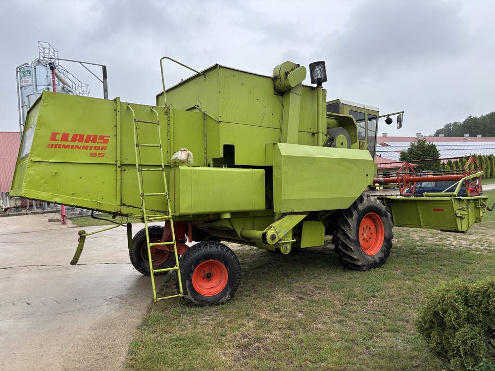 Claas Dominator 85