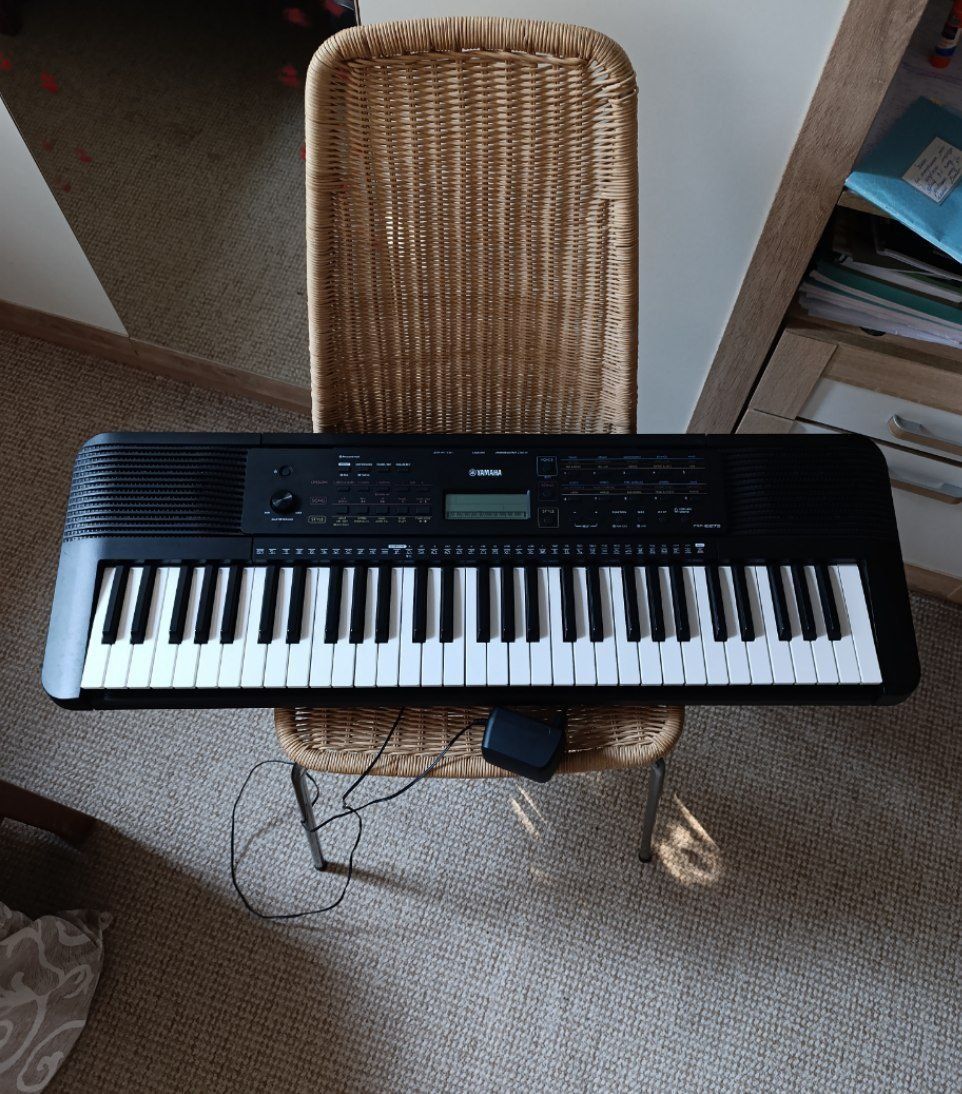 Синтезатор Yamaha psr-е 273