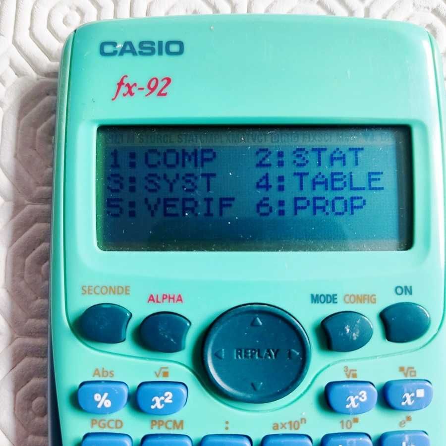 Calculadora Cientifica Casio FX-92 Collége 2D+ Em bom estado