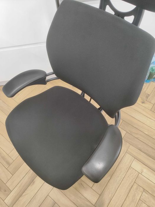Humanscale Freedom z zagłówkiem fotel klasy premium nowy 7500zł