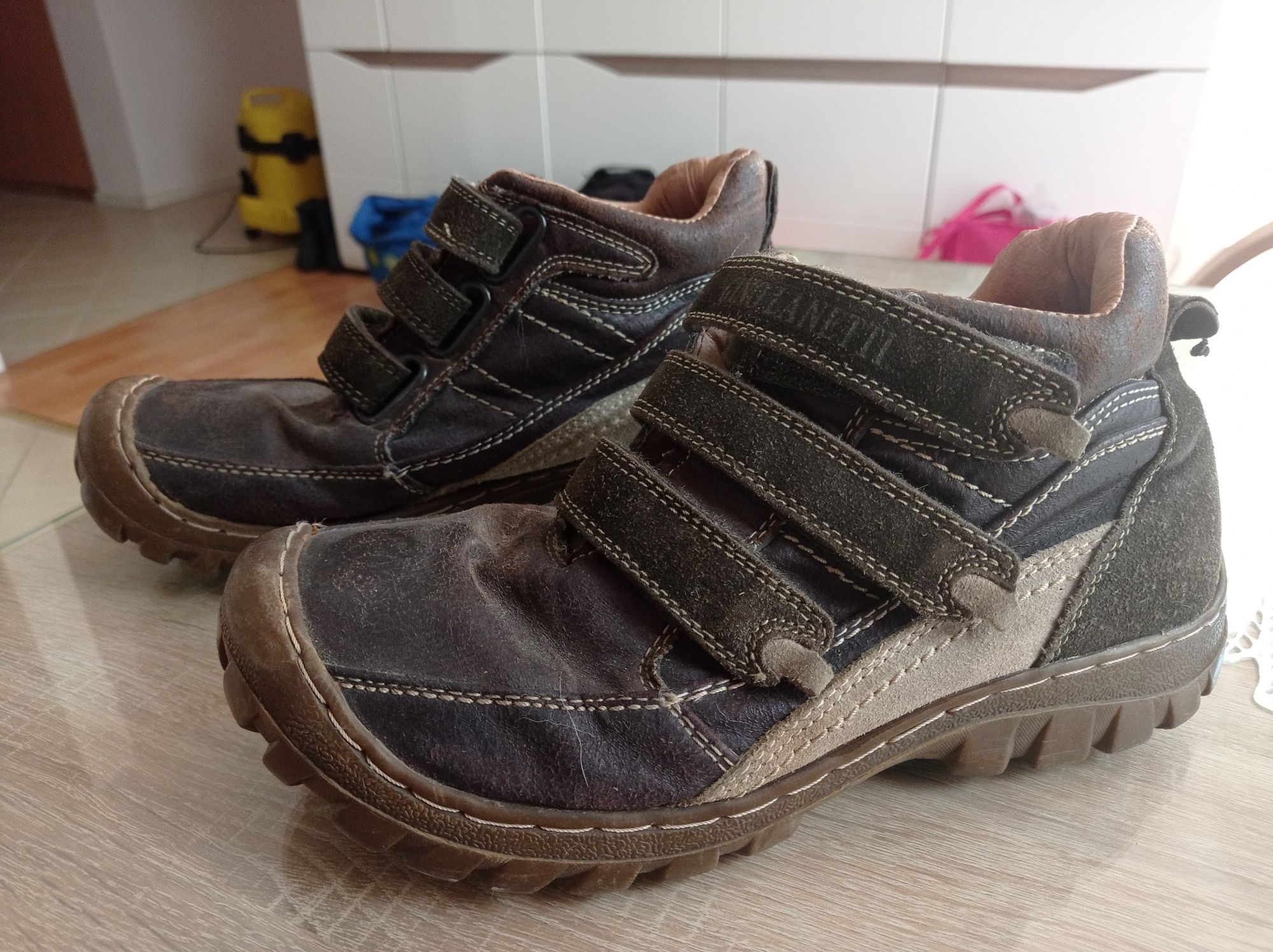 Buty męskie rozm 40, adidasy za kostkę, skóra, wodoodporne