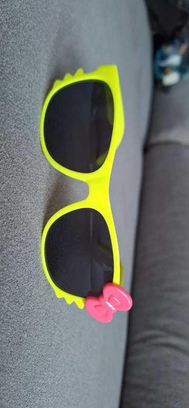 Okulary przeciwsłoneczne dla dziewczynki