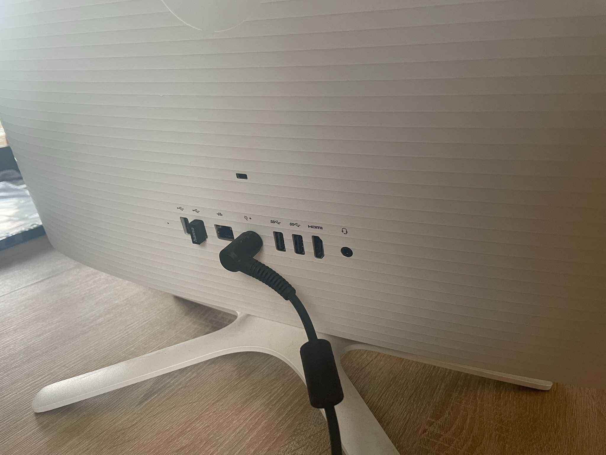 Komputer AiO All-in-ONE HP TPC-Q033-24 AMD A8-7410/1000GB/8GB
