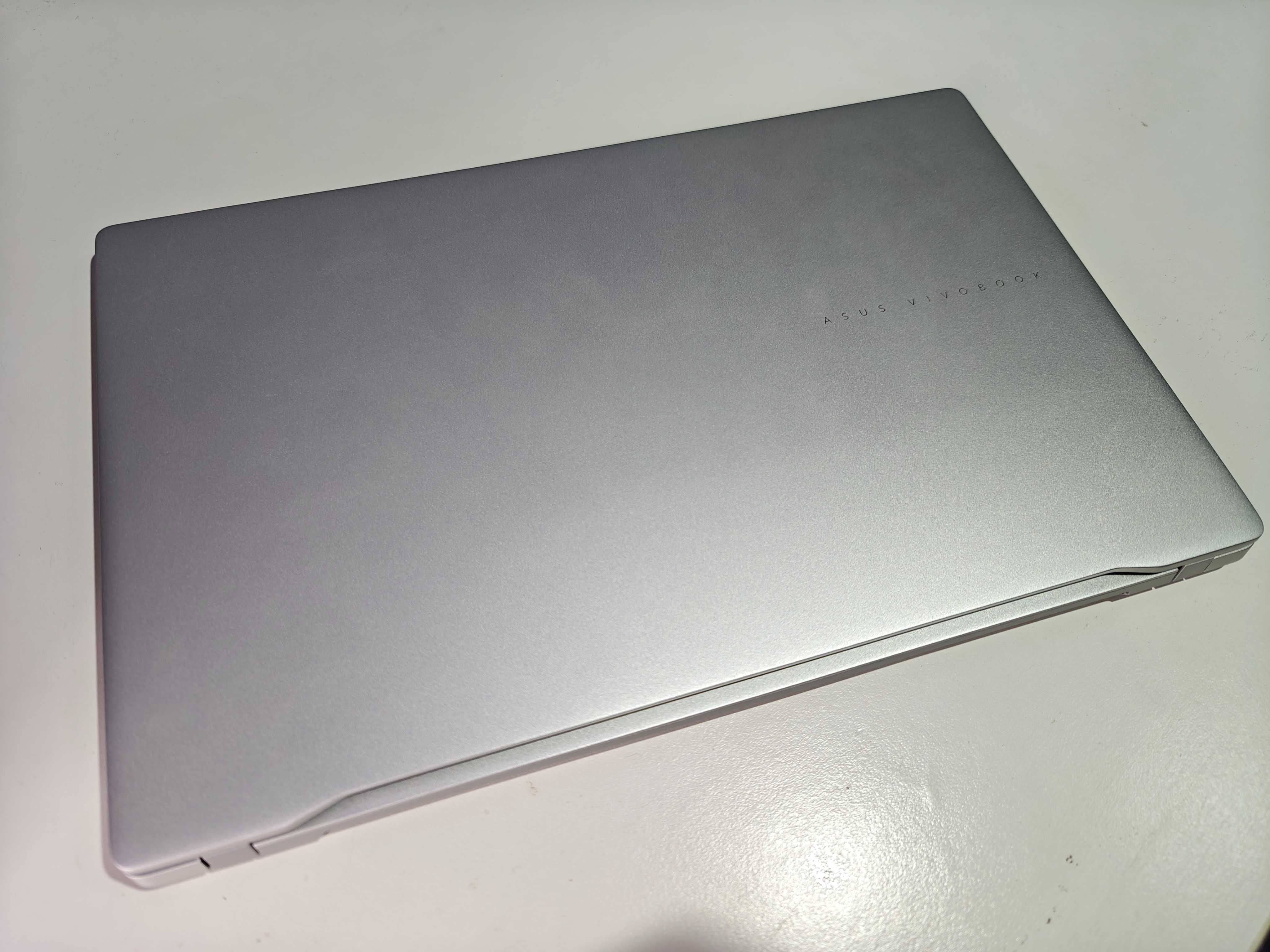 Portátil ASUS Vivobook S 15 OLED