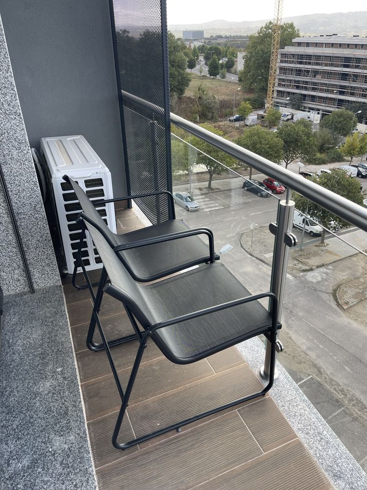 Conjunto de cadeira de varanda ou interior de casa
