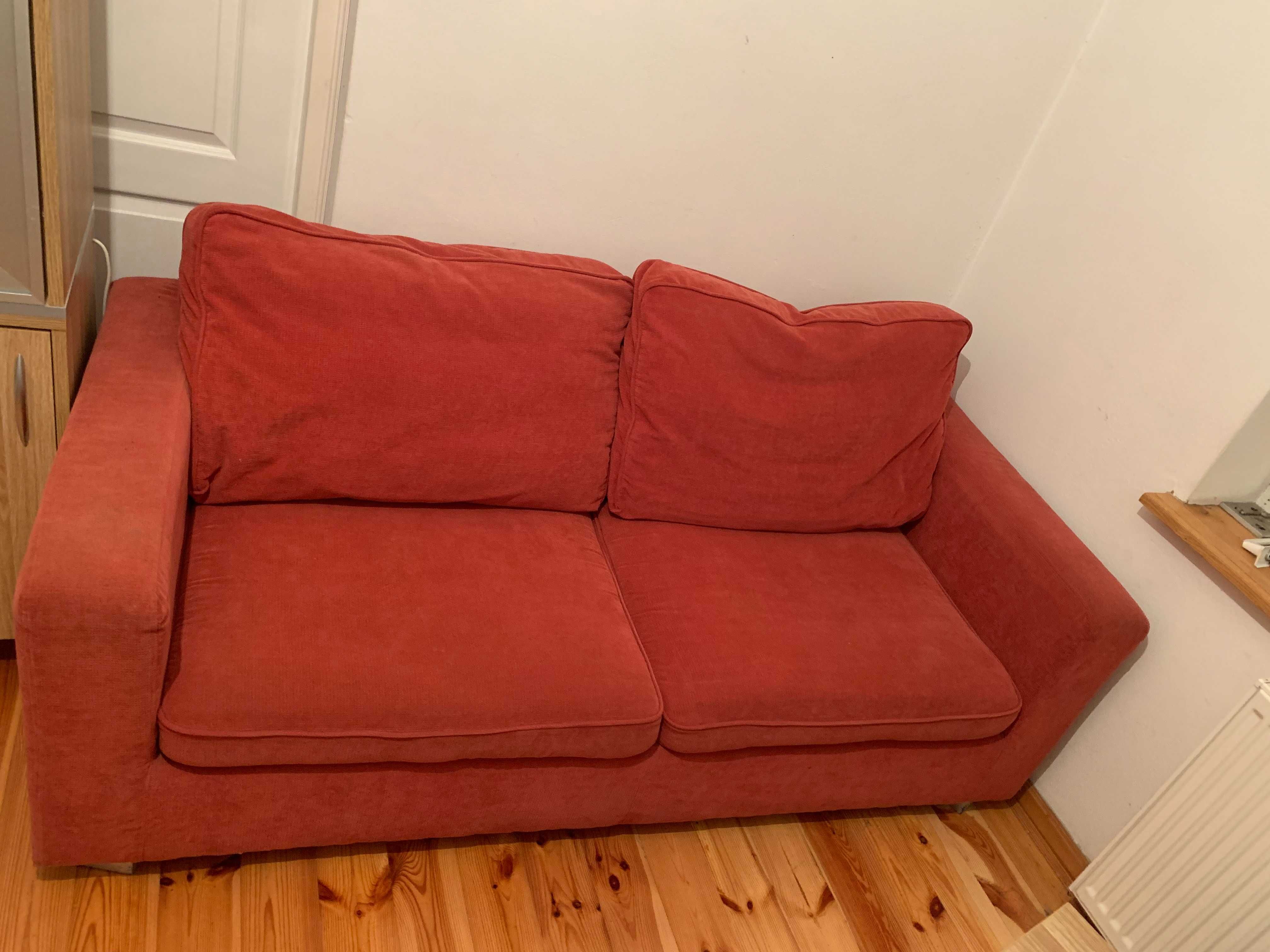 Czerwona kanapa trzyosobowa rozkładana+ dwa czerwone fotele do zestawu
