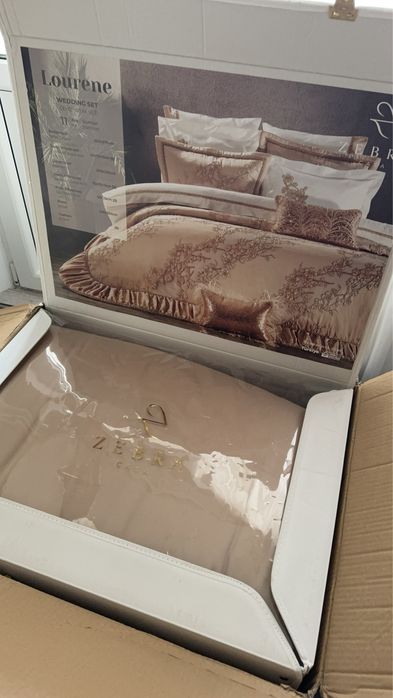 Роскошный комплект для спальни: покрывало + 2 подушки