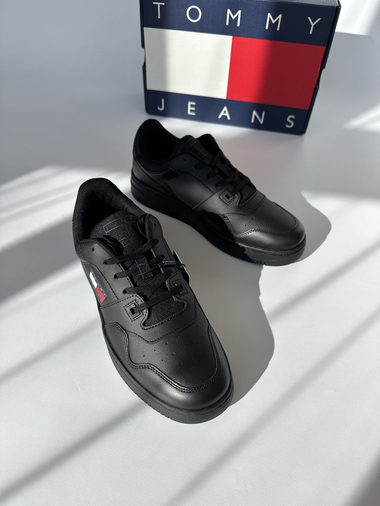 Оригінал чоловічі кросівки Tommy Hilfiger
