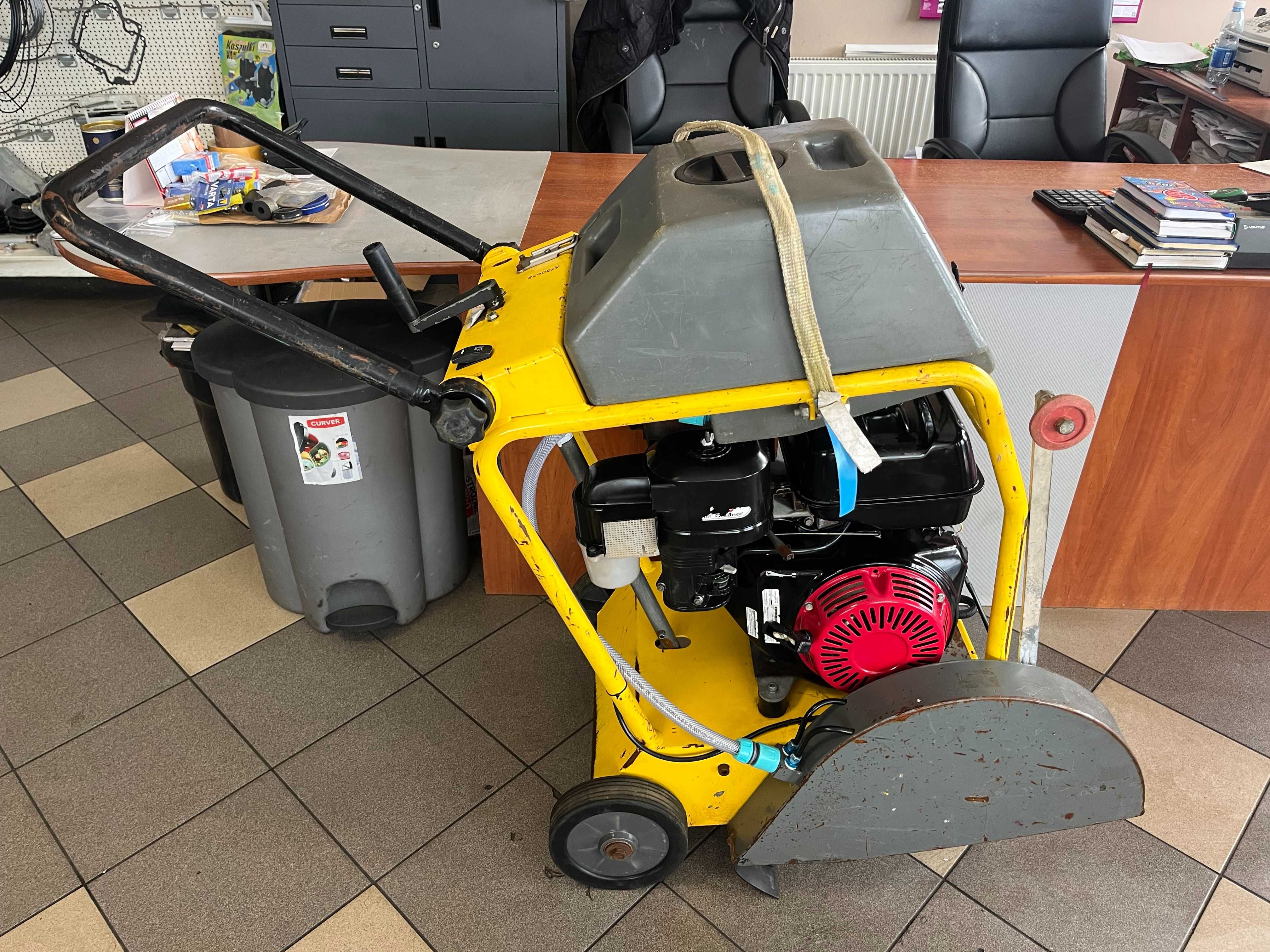 Przecinarka jezdna betonu asfaltu WACKER NEUSON BFS 1345