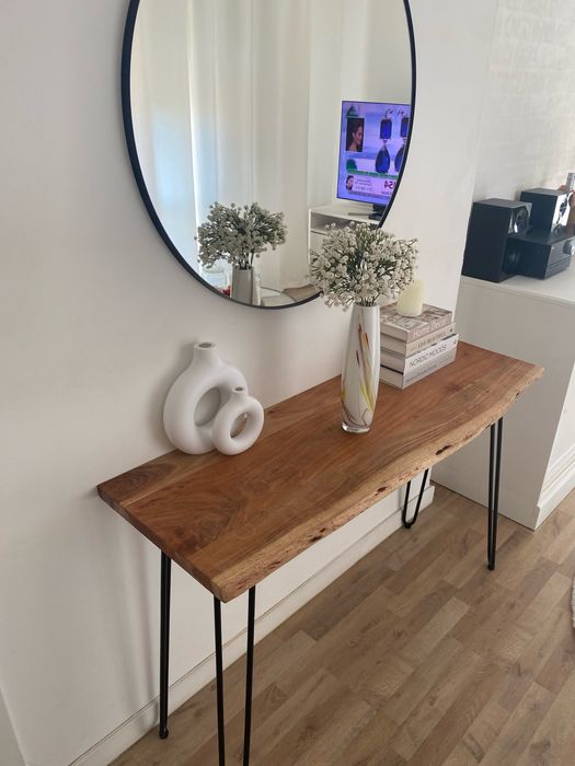 Consola em madeira maciça nova