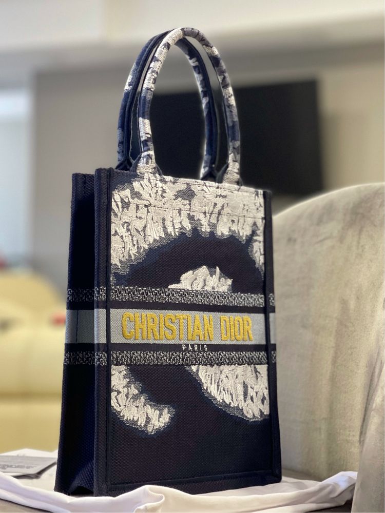 Сумка Christian Dior book tote