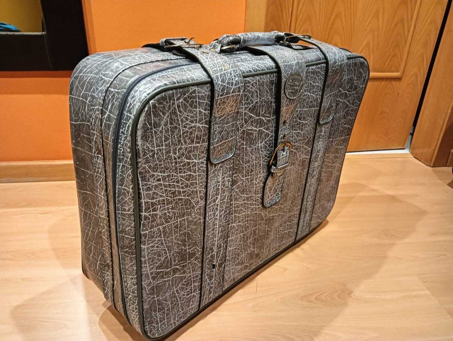Mala de viagem vintage da marca Continental