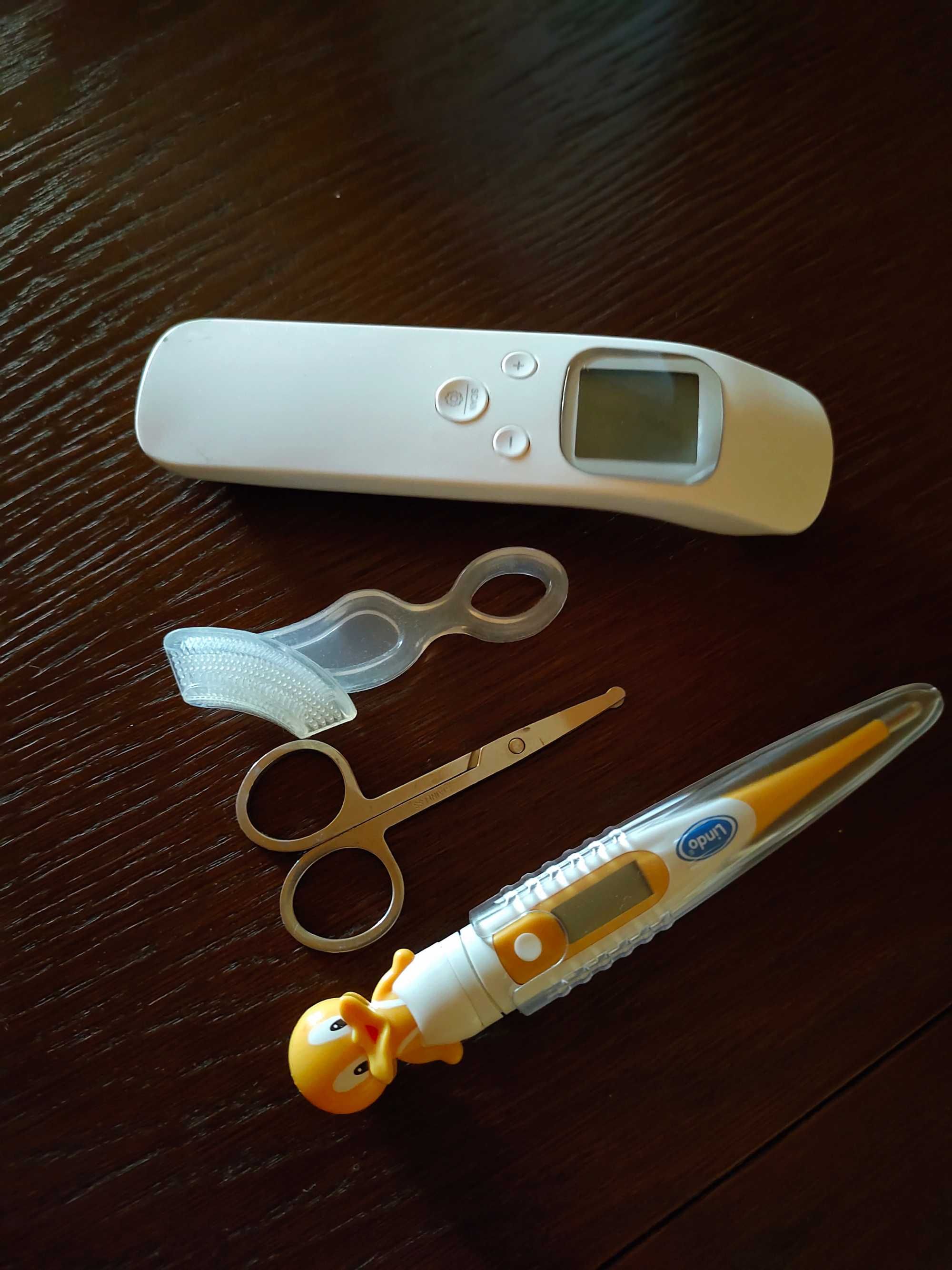 Термометри, ножиці, набір для немовляти