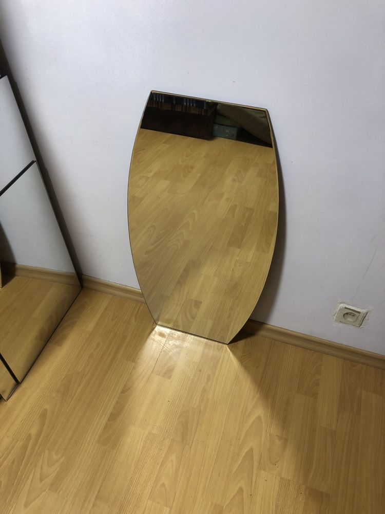 Настенное овальное зеркало 80 х 42 см