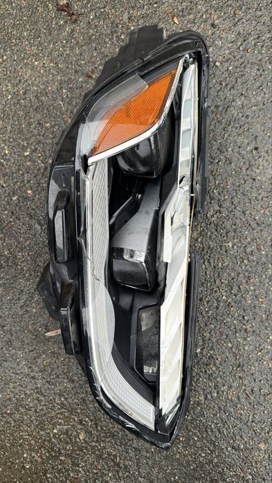 Фара Audi A4B9 matrix led