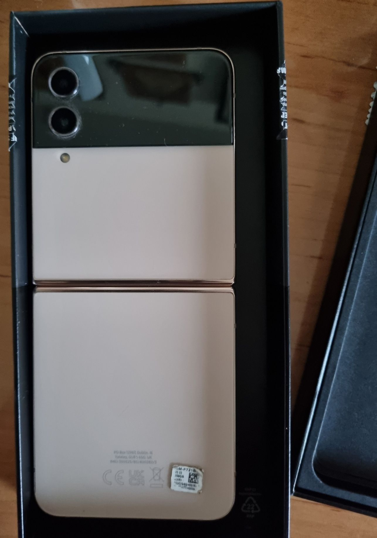 Samsung Galaxy Z Flip4 złoty róż