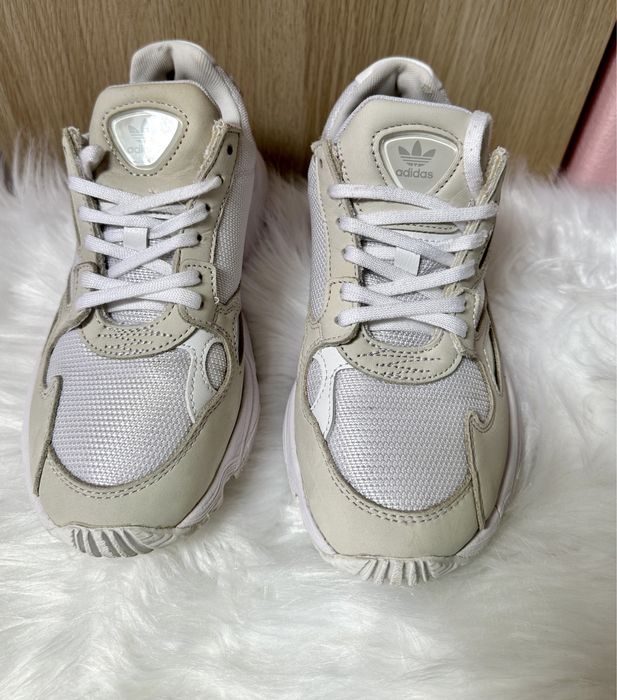 ADIDAS Falcon Brancas e Bege 36 2/3 (usadas)
