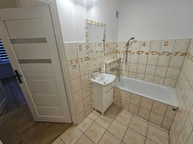Sprzedam 2 pokojowe, po remoncie, Orkana 7