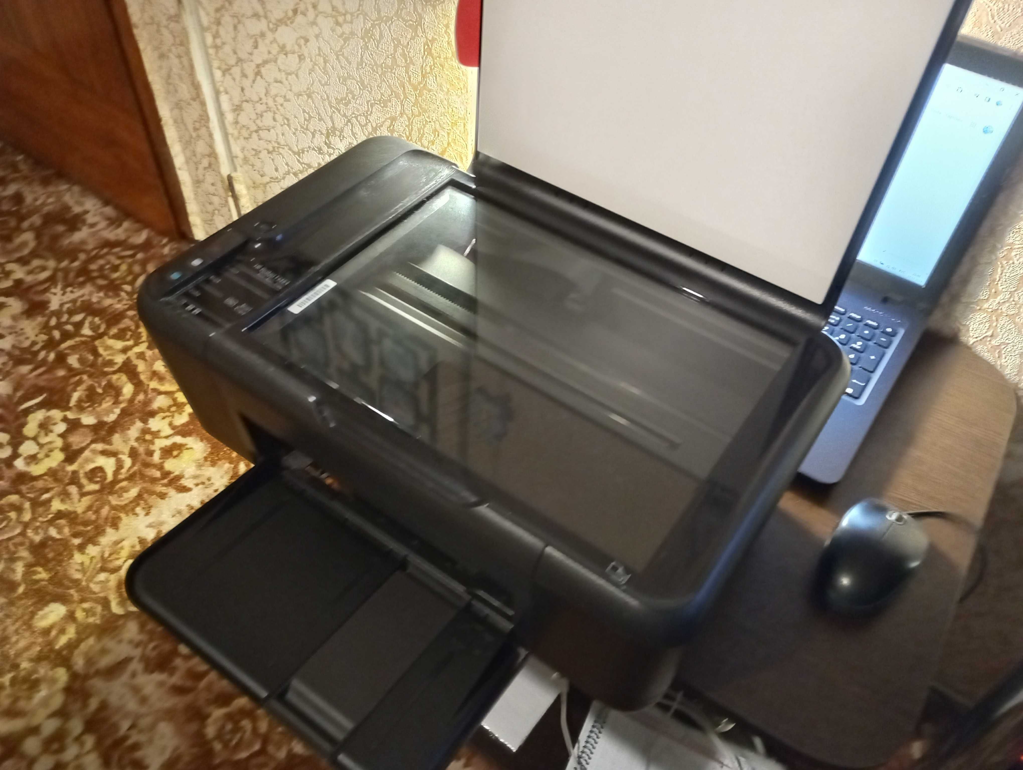 HP DeskJet F2483 принтер/сканер.