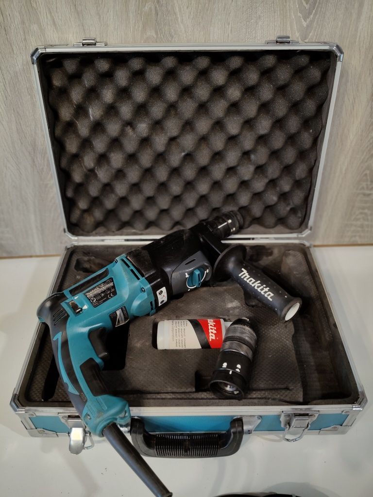 Makita HR2611FT młotowiertarka udar SDS plus 800W z podkuwaniem