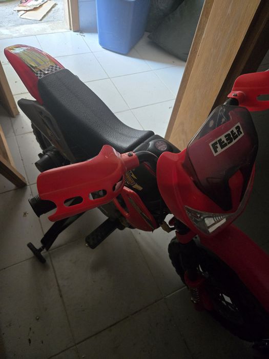 Motinha a rodinhas para desocupar