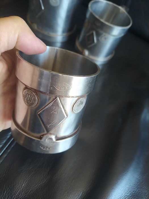 Antigo conjunto medidas de taberna, mercearia, em inox, com aferição