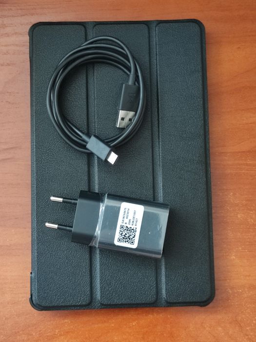 Планшет Lenovo Tab M8"