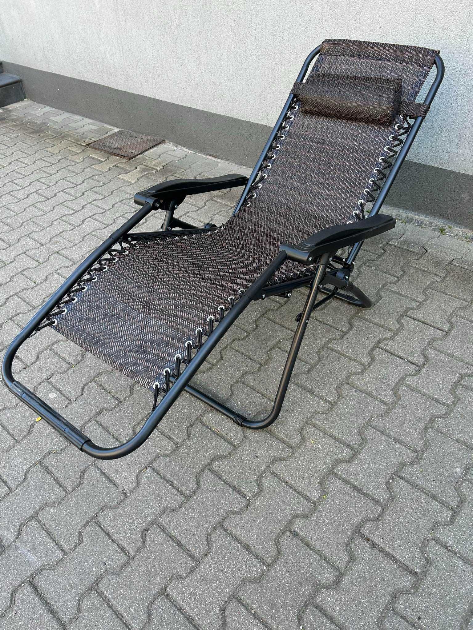 Leżak ogrodowy z poduszką