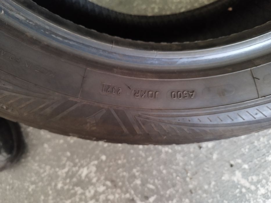 Dwie opony zimowe Goodyear 225/55/r17
