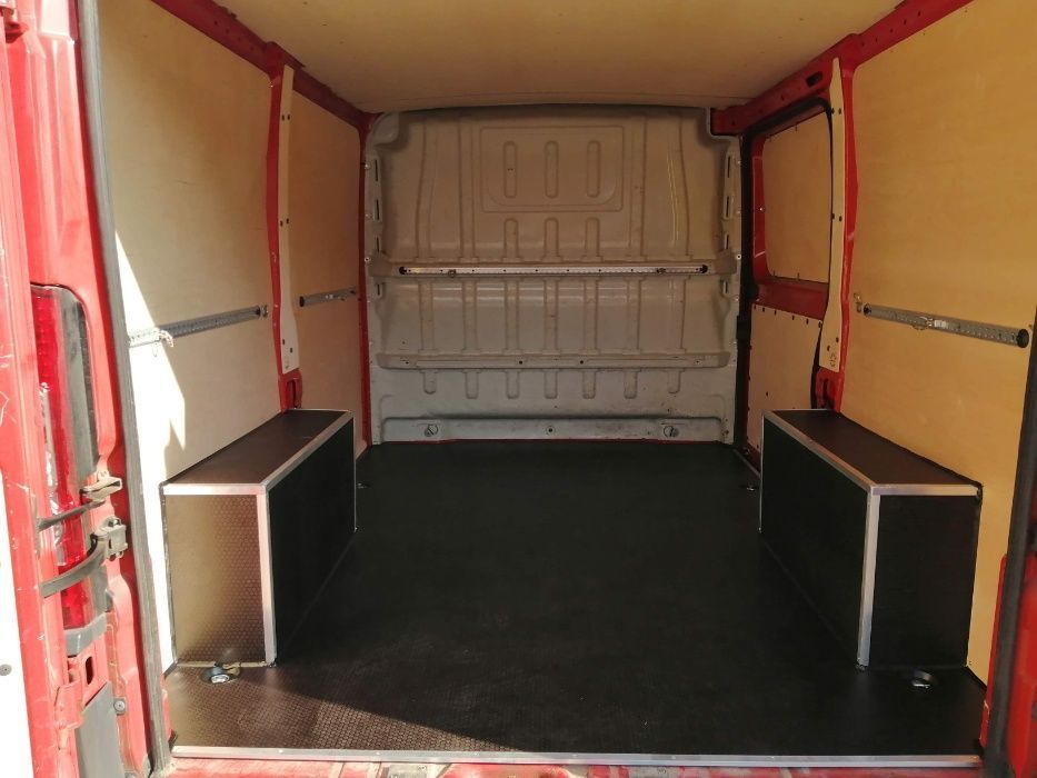 Fiat Ducato L2H2 Zabudowa przestrzeni ładunkowej auta dostawczego