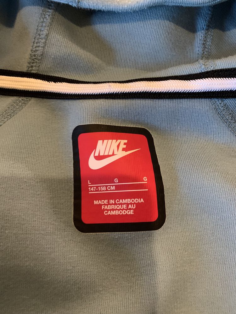 Nike tech fleece 147-158