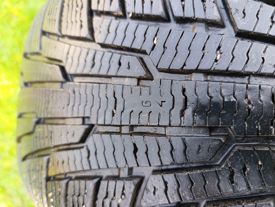 Шини Nokian Hakkapeliitta R 235x55 R17