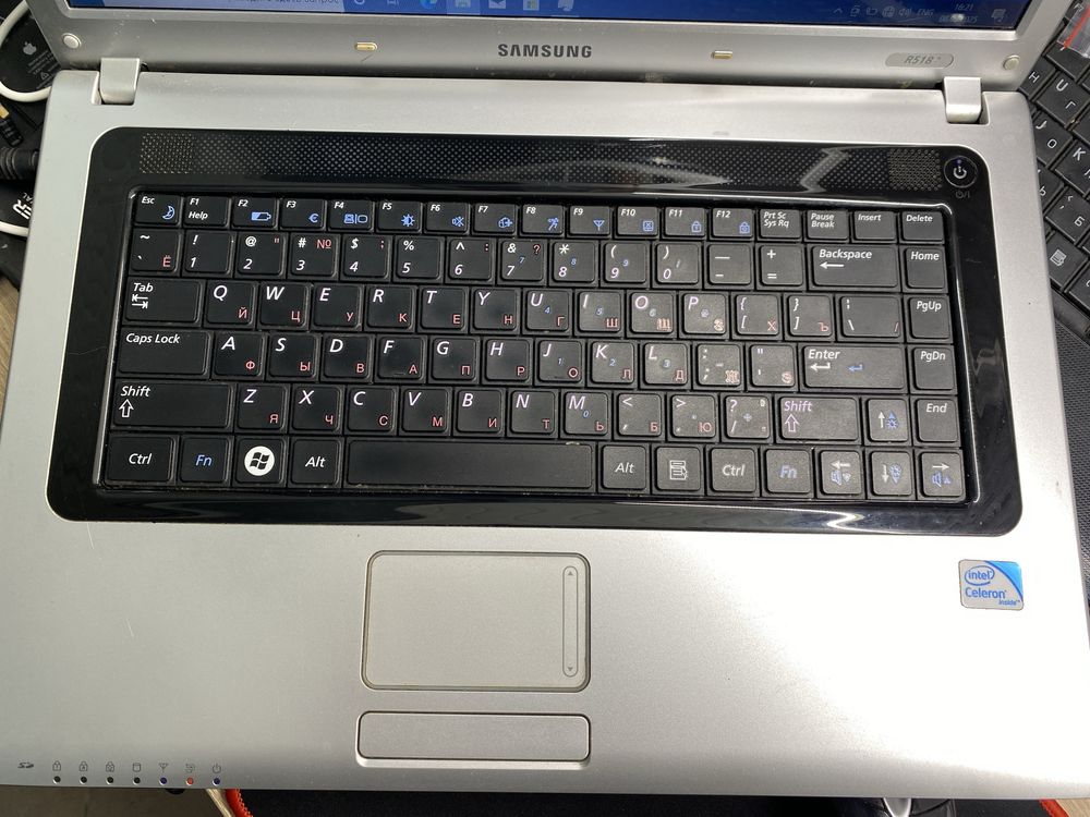 Ноутбук Samsung R518