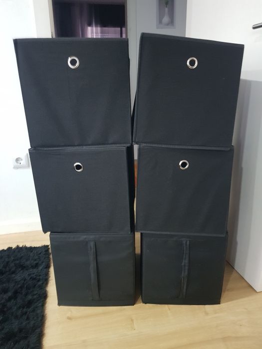 Cadeiras  e caixas de arrumos