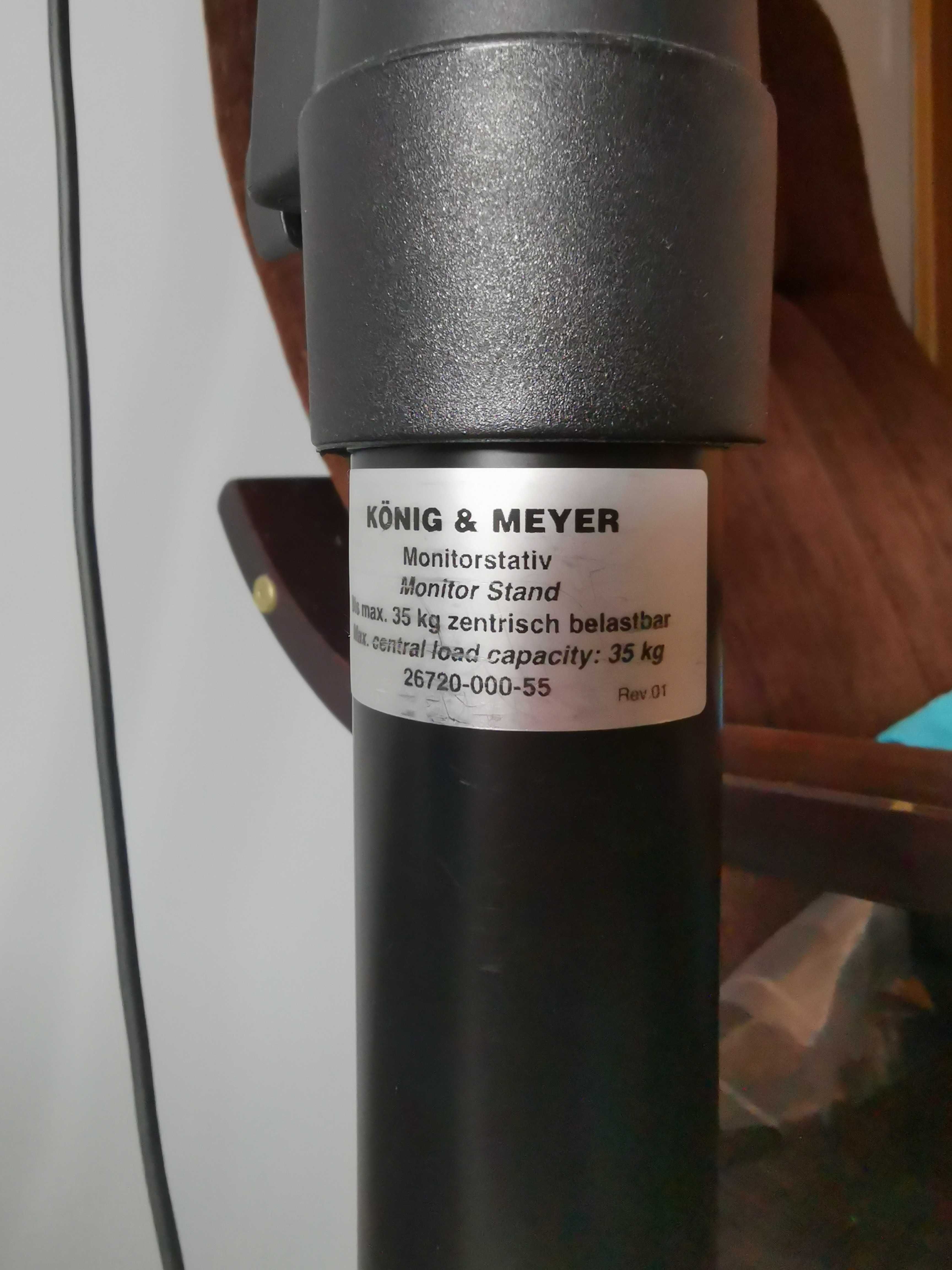 Focal SM6 Twin Be plus König & Meyer monitor stand