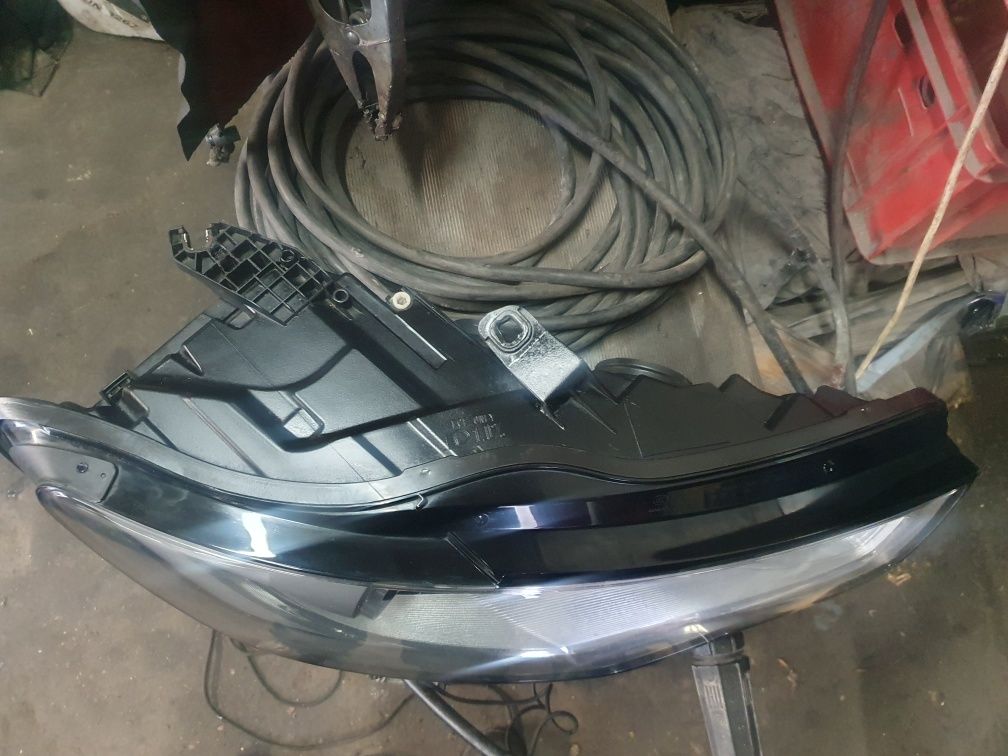 Lampa prawa a6 c7 11-14r bdb.