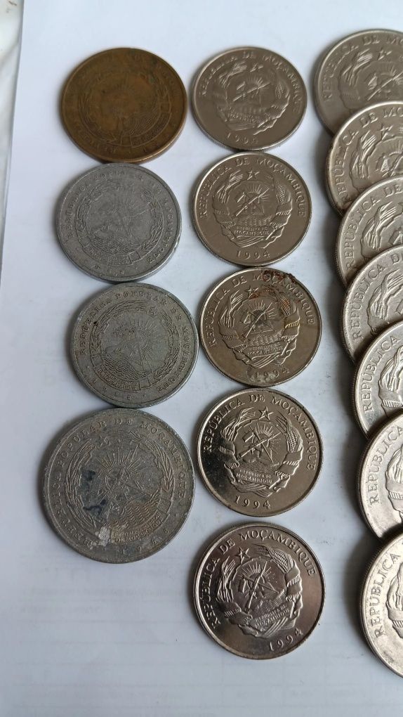 23 moedas de Moçambique