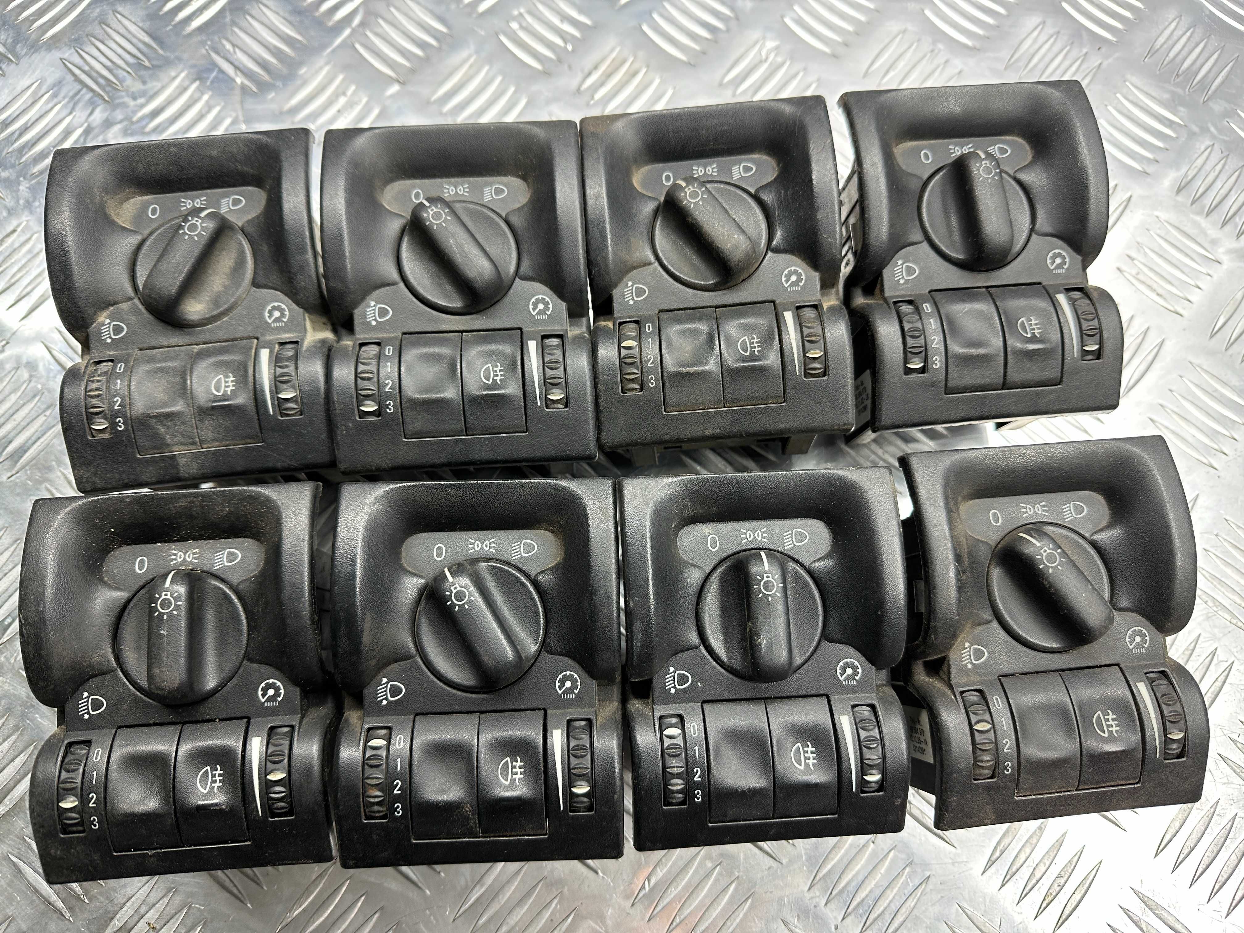 Переключатель света фар Opel Vectra B 90504970