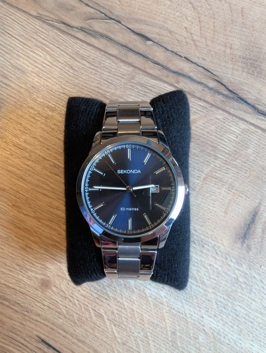 Nowy elegancki zegarek Sekunda 1943 50 metres