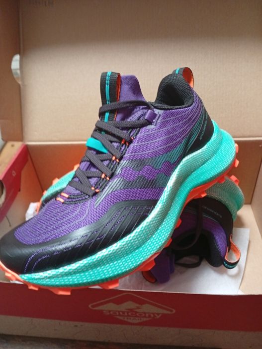 Продам орігінальні кросівки soucony нові в упаковці