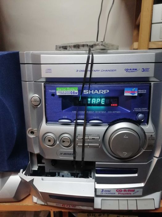 Wieża Sharp CD-XP120 z głośnikami