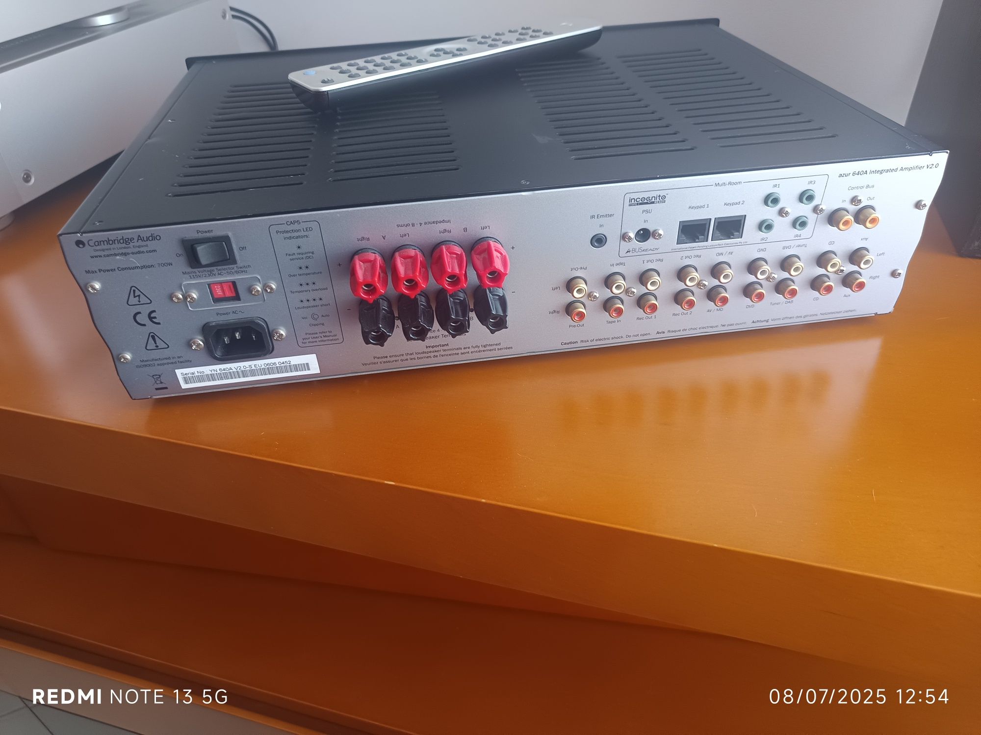 Amplificador stereo Cambridge Audio Azur 640A com comando original