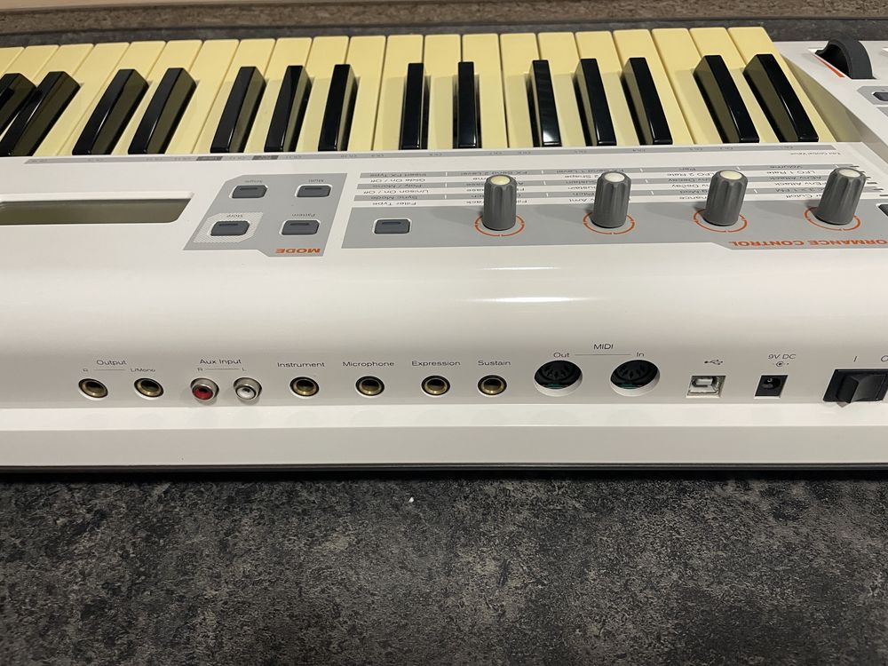 Syntezator m audio venom