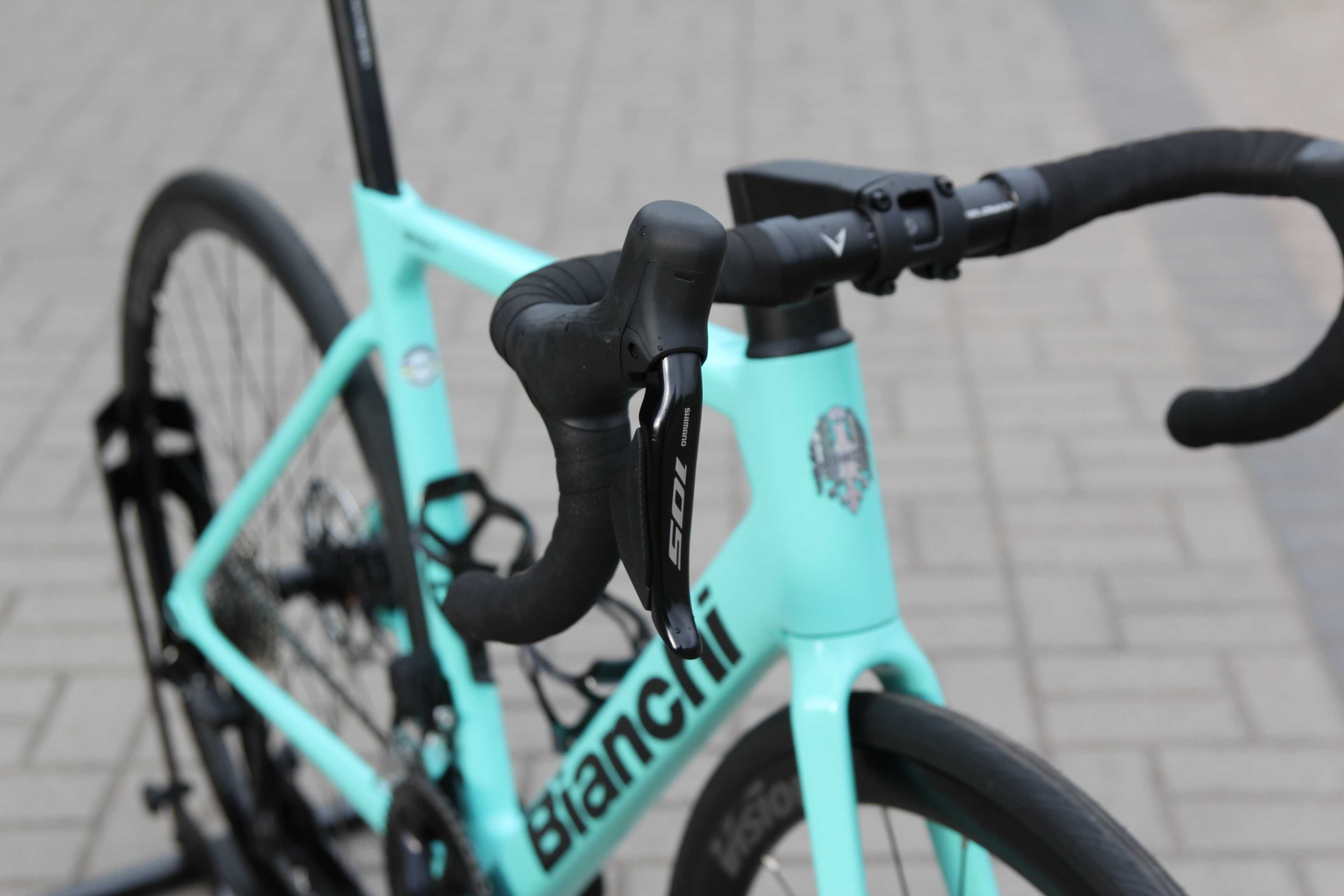 Rower szosowy BIANCHI SPRINT Disc Shimano 105 Di2 2x12, roz 55 Celeste
