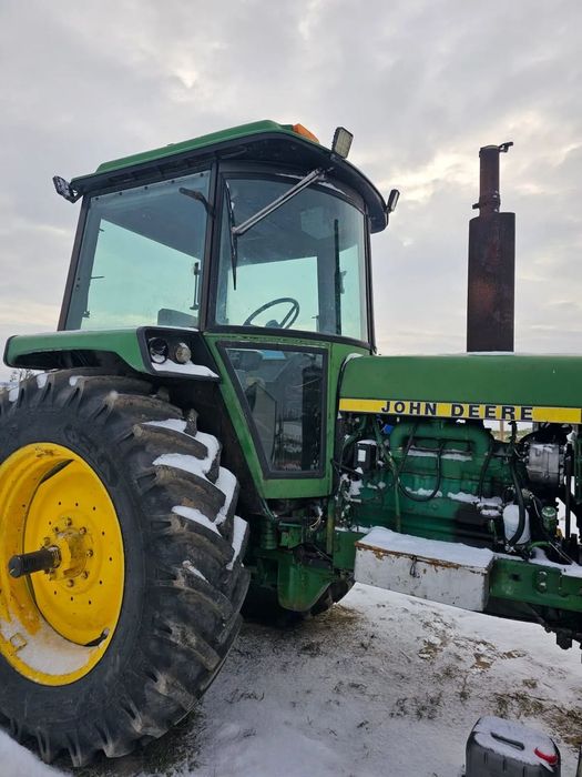 John Deere 4040