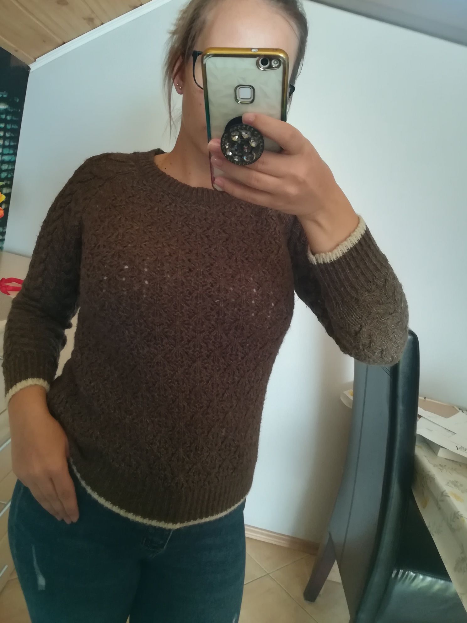 Sweter brązowy x