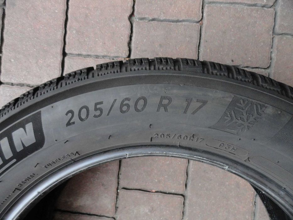 205/60R17 Michelin 2 sztuki ZIMA 2022 rok
