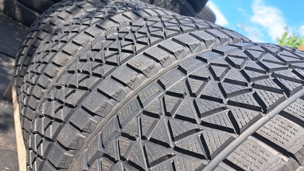 8мм!Комплект зимних Японских шин BRIDGESTONE BLIZZAK 225 65 R17