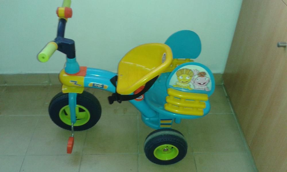 Triciclo infantil como novo